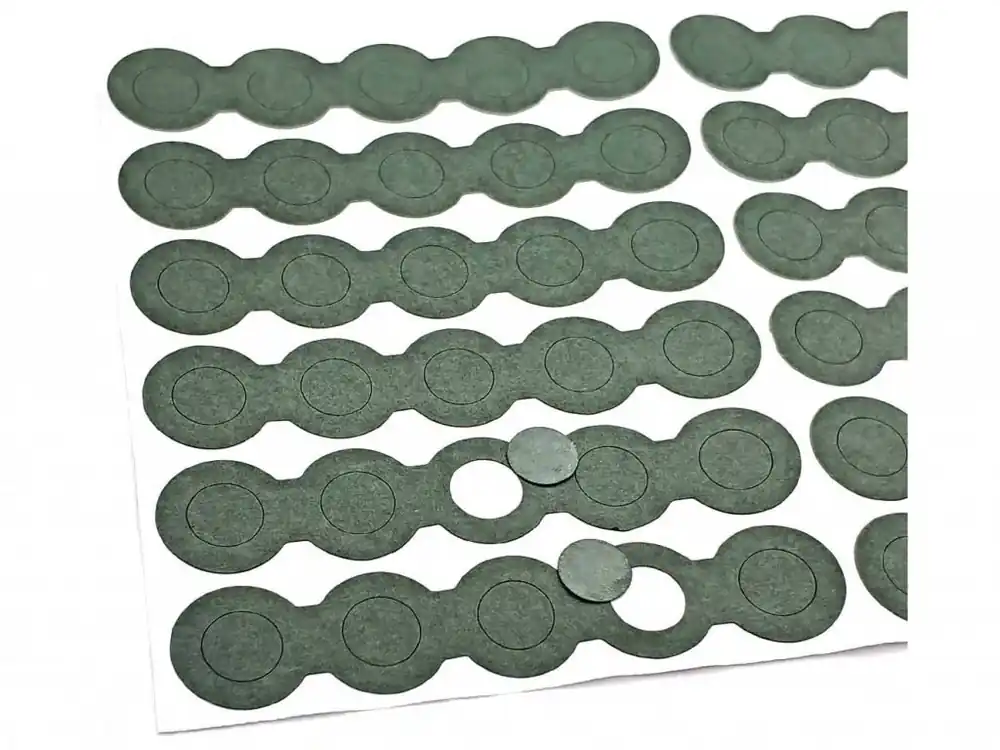 Samolepící izolační pásek 21700 5S/5P, díra, arch 25ks Kup Teď